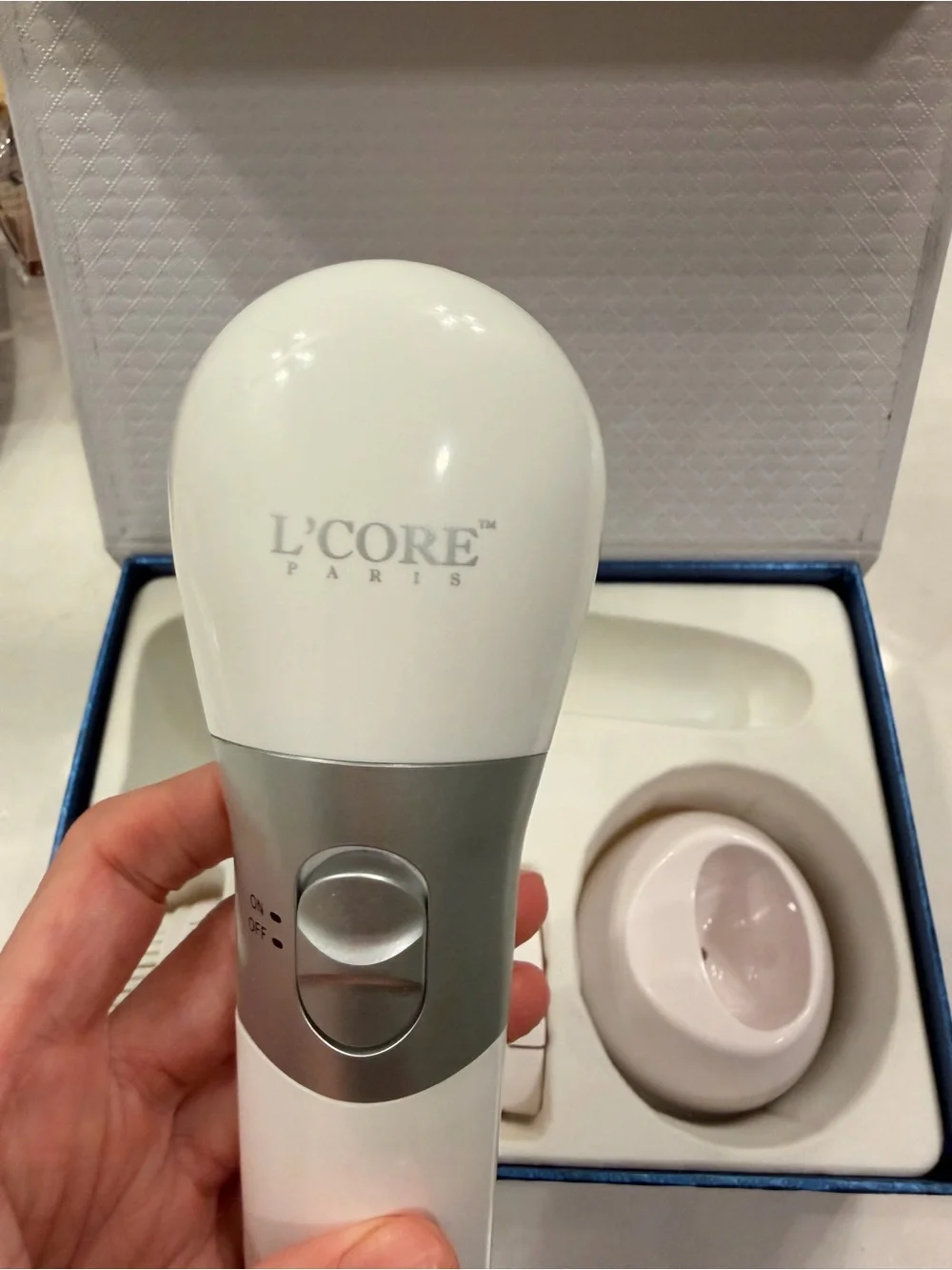 L'CORE Paris Ultra Micro Dermabrasion Brush - White Pearl Box